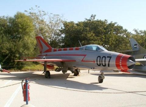  Mỹ bất lực nghiên cứu chiếc MiG-21 đào tẩu sang Israel  - Ảnh 1.