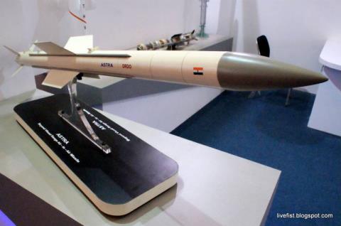  Tương lai hứa hẹn của tên lửa Astra dùng cho Su-30  - Ảnh 1.