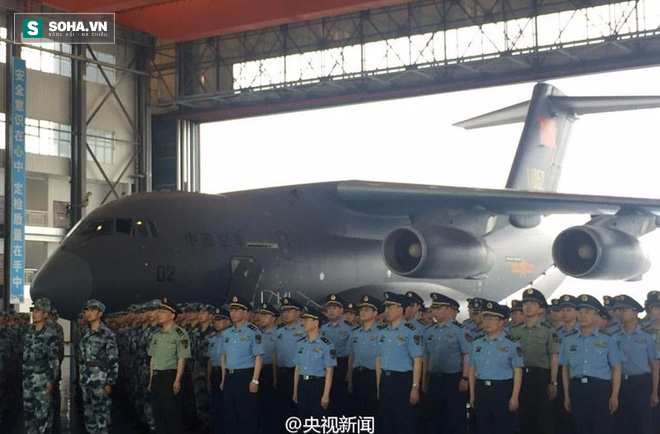 Tư lệnh Không quân Trung Quốc tiết lộ máy bay ném bom tầm xa mới - Ảnh 1.
