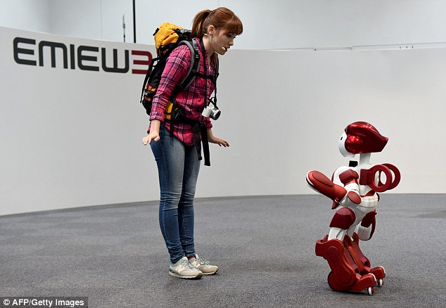 Nhật Bản giới thiệu robot biết nói tiếng Anh, giúp du khách không bị lạc ở sân bay - Ảnh 1.