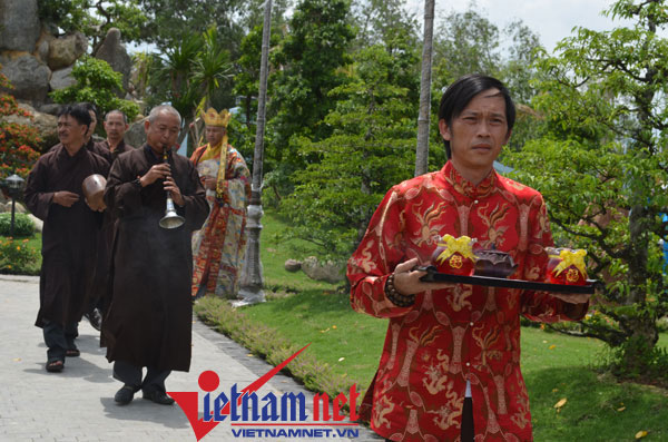 Toàn cảnh nhà thờ Tổ làm Hoài Linh mất ăn mất ngủ 16 năm - Ảnh 1.