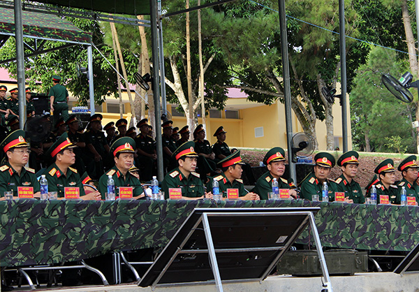 Trung tướng Phan Văn Giang thăm quan đơn vị khung thường trực vững mạnh toàn diện - Ảnh 1.