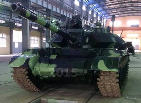  Xe tăng T-55 Việt Nam bắn đạn xuyên giáp và trang bị ERA  - Ảnh 1.