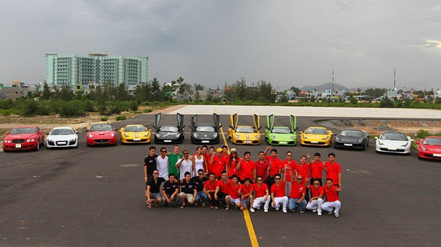Những hình ảnh siêu xe này chứng minh các đại gia Việt cũng không thua kém gì Dubai - Ảnh 1.