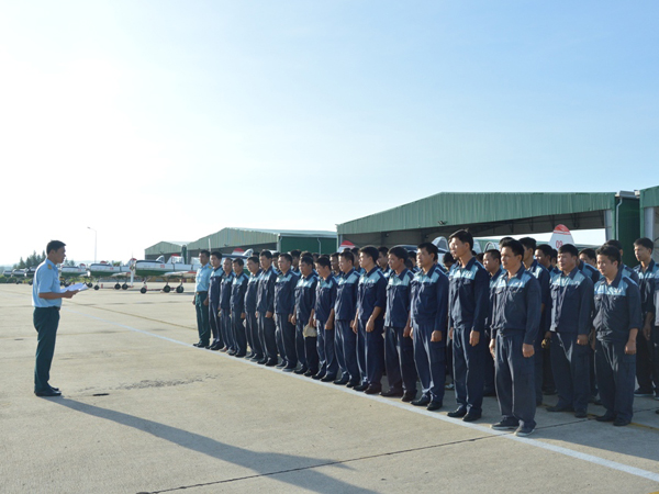 Trung đoàn 920 (Trường Sĩ quan Không quân) tổ chức thành công ban bay cán bộ - Ảnh 1.