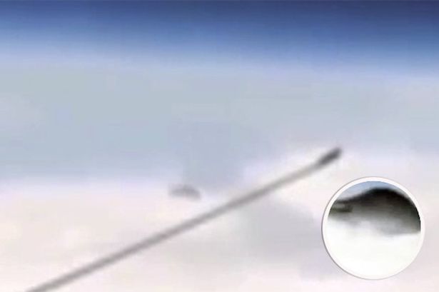 NASA bị nghi để lộ đoạn video UFO xâm nhập Trái Đất - Ảnh 1.