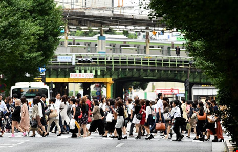 Nhật: Cứ 5 người có 1 người chết vì làm việc quá sức - Ảnh 1.