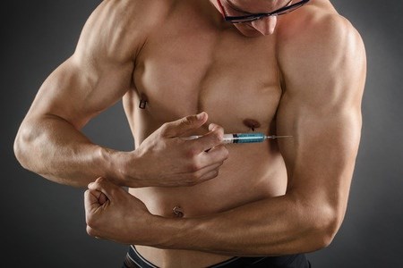 Quý ông hói đầu, tái phát ung thư vì tự bổ sung testosterone - Ảnh 1.