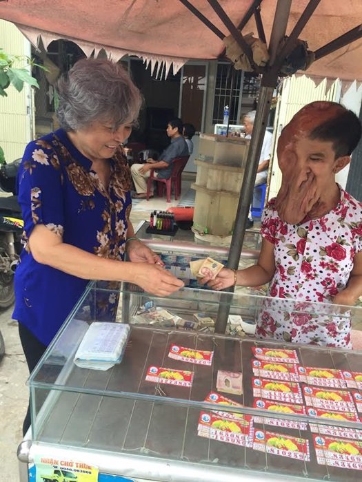 Chuyện người phụ nữ gốc Việt chiến đấu với những ‘gã khổng lồ’ - Ảnh 1.