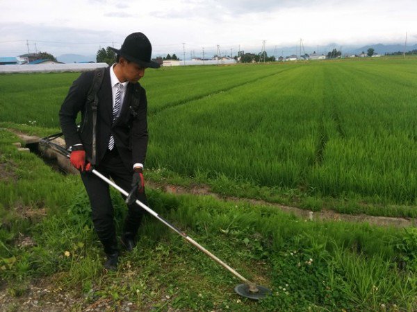 Chàng nông dân Nhật ăn mặc đẹp nhất quả đất - Ảnh 1.
