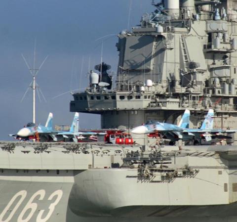 Số phận hai tàu sân bay bị Nga bán sắt vụn - Ảnh 1.