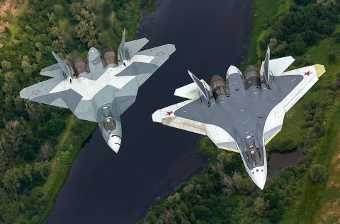 Tiêm kích F-35 xơi tái phi đội máy bay thế hệ 5 của Nga?  - Ảnh 1.