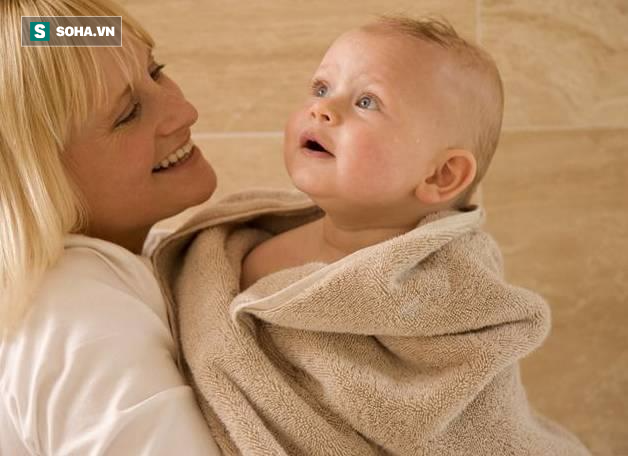5 thời điểm không nên tắm cho trẻ, cha mẹ cần tuyệt đối tuân thủ - Ảnh 3.