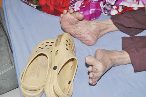 Gặp cụ ông 105 tuổi có bàn chân Giao Chỉ - Ảnh 1.