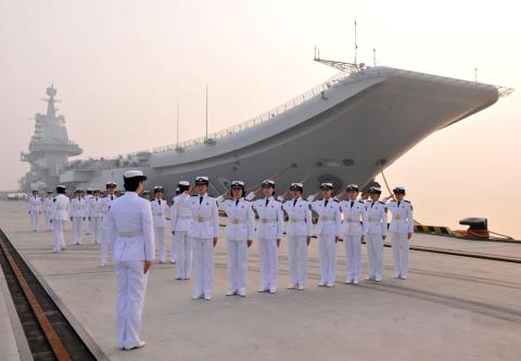 Trung Quốc phát triển tàu sân bay theo mẫu Mỹ loại biên - Ảnh 1.