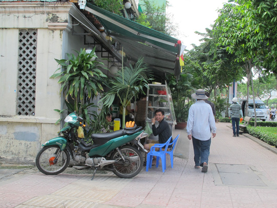 Người bán vé số chết thảm dưới tay gã bạn côn đồ - Ảnh 1.