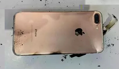 iPhone 7 Plus phát nổ sau khi rơi xuống đất - Ảnh 1.