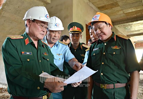 Đoàn công tác của Bộ Quốc phòng kiểm tra tiến độ triển khai dự án sân bay Cần Thơ - Ảnh 1.