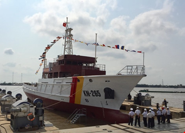 Hạ thủy tàu hiện đại của Kiểm ngư Việt Nam - Ảnh 1.
