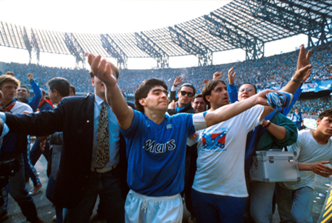Diego Maradona: Ma túy, mafia, Chúa trời và niềm kiêu hãnh của Napoli - Ảnh 10.