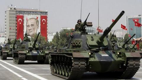 Chưa hết “đại thanh trừng”, Thổ Nhĩ Kỳ tuyển gấp 30.000 quân  - Ảnh 1.