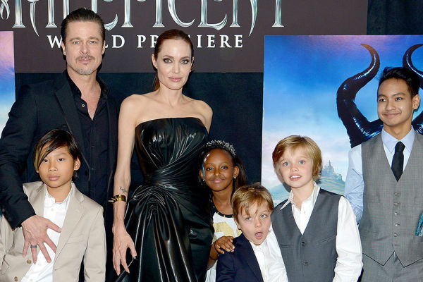 Angelina Jolie khẩn cầu Brad Pitt đón Lễ tạ ơn cùng các con - Ảnh 1.