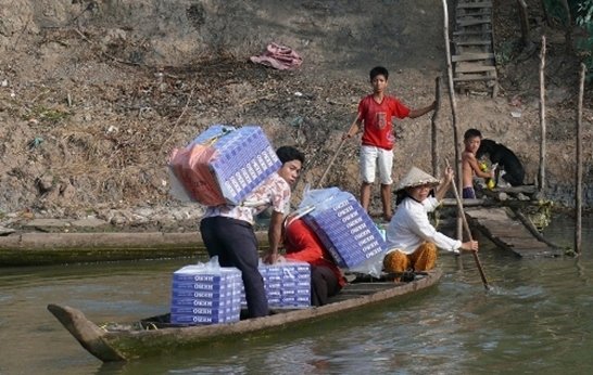 Lãi chỉ sau ma túy, liều buôn thuốc lá lậu - Ảnh 1.