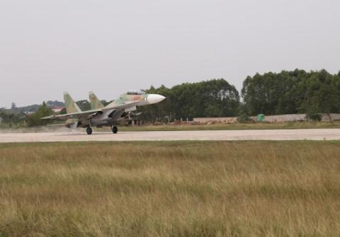  Su-30MK2 chốt chặn ở điểm trọng yếu đất nước  - Ảnh 1.