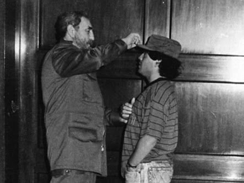 Xúc động với tâm thư của Diego Maradona gửi lãnh tụ Fidel Castro - Ảnh 1.