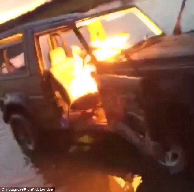 Thiếu gia con nhà giàu chơi ngông mang cả xe sang Mercedes ra châm lửa đốt cho đỡ buồn - Ảnh 2.