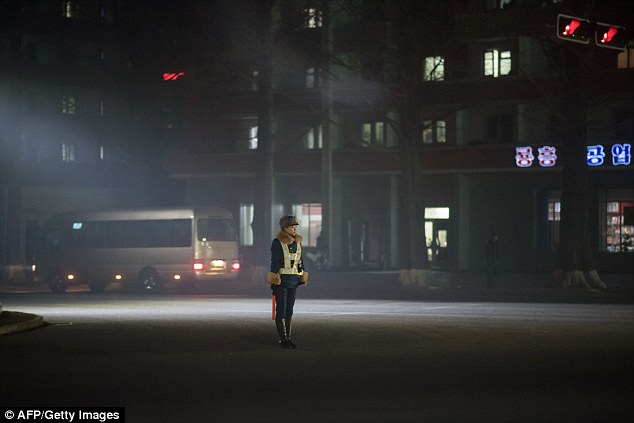 Tiêu chuẩn cao ngất để trở thành cô gái giao thông - biểu tượng của thủ đô Bình Nhưỡng - Ảnh 5.