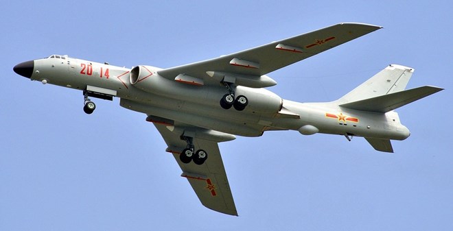 Oanh tạc cơ H-6: “Pháo đài bay B-52” của Trung Quốc - Ảnh 1.
