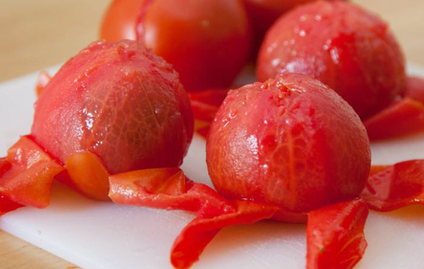 Những người có dấu hiệu sau tuyệt đối không nên ăn cà chua - Ảnh 2.