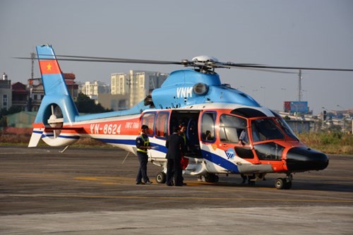 Chuyến bay “2 trong 1” trên trực thăng EC-155B1 - Ảnh 2.