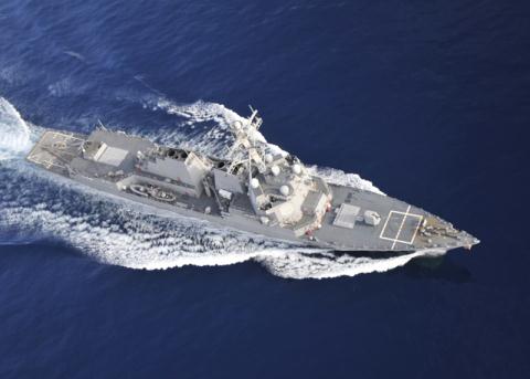 Mỹ điều chiến hạm khủng nhận lại tàu lặn Trung Quốc bắt  - Ảnh 1.