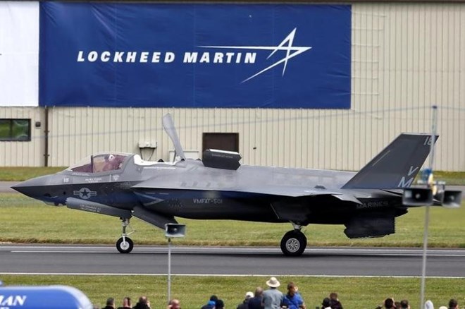 Giám đốc hãng sản xuất tiêm kích F-35 thề sẽ giảm giá vì ông Trump - Ảnh 1.