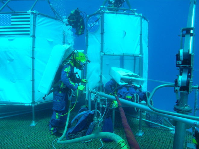 Tham quan phòng nghiên cứu dưới đáy biển như trong phim khoa học viễn tưởng - Ảnh 10.
