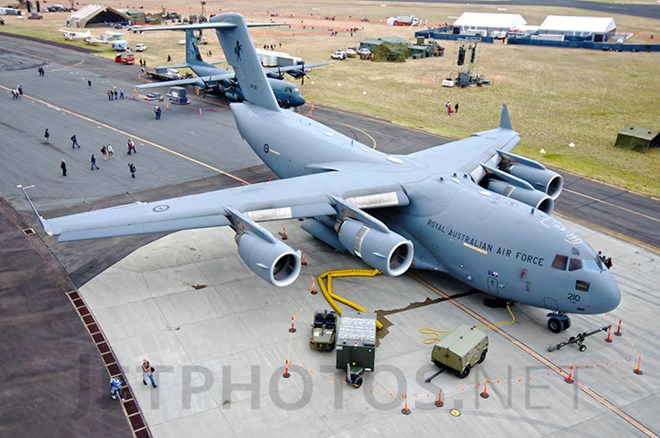 C-17 - Máy bay vận tải khủng chuyên phục vụ Tổng thống Mỹ - Ảnh 10.