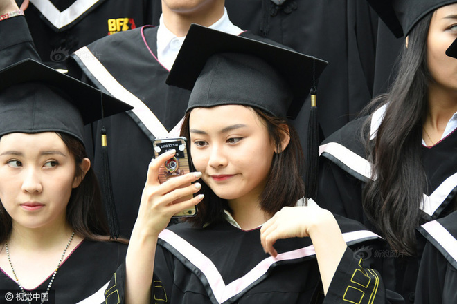 Ghé thăm ngôi trường nhiều trai đẹp gái xinh nhất Trung Quốc mùa tốt nghiệp - Ảnh 11.