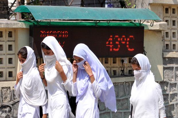 Chùm ảnh: Những hình ảnh nắng nóng khủng khiếp chỉ có ở Ấn Độ - Ảnh 11.