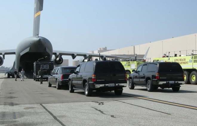 C-17 - Máy bay vận tải khủng chuyên phục vụ Tổng thống Mỹ - Ảnh 11.