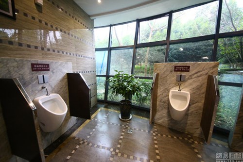 Bên trong nhà vệ sinh công cộng “năm sao” ở Trung Quốc - Ảnh 11.