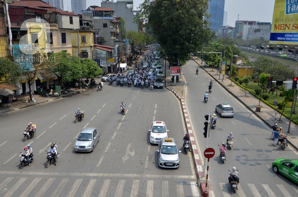 Trăm kiểu chống nắng bá đạo của người Hà Nội những ngày nóng như đổ lửa - Ảnh 11.