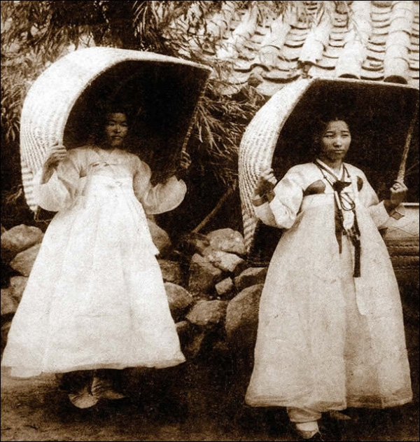 100 năm trước, vẻ đẹp của phụ nữ Việt ra sao so với thế giới? - Ảnh 12.