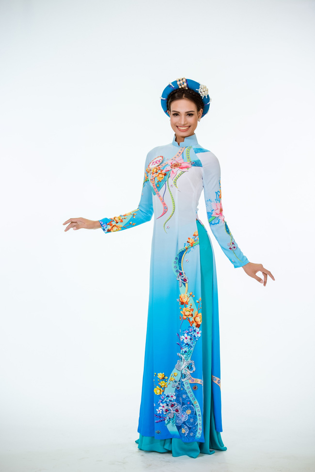Dàn thí sinh Hoa hậu Việt Nam khoe dáng với áo dài - Ảnh 13.