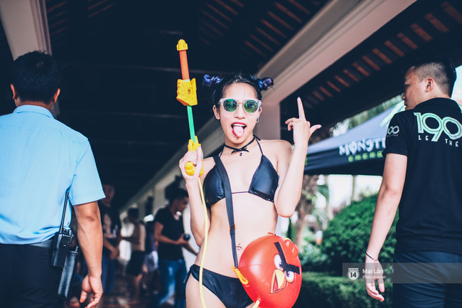 Pool party cuối tuần - Con gái Hà Nội, khi muốn sexy thì cũng sexy hết cỡ! - Ảnh 13.