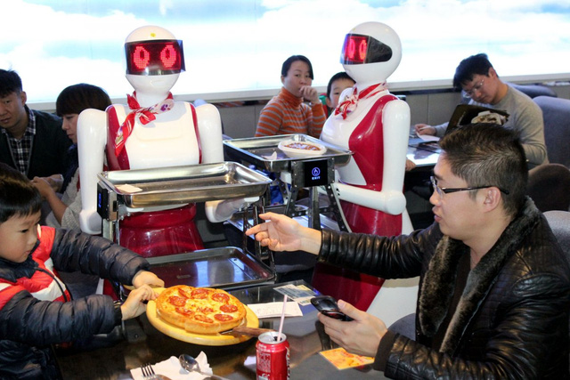 Bồi bàn, đầu bếp Trung Quốc thất nghiệp vì robot - Ảnh 12.