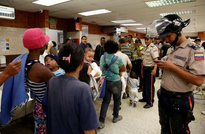 Khổ như đi siêu thị ở Venezuela - Ảnh 14.