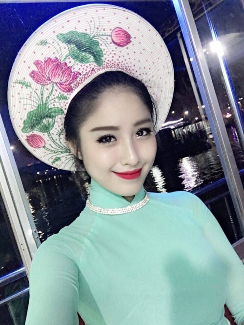 Hot girl xinh đẹp bị ‘săn lùng’ vài ngày qua là ai? - Ảnh 15.