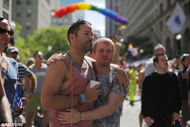 Cộng đồng LGBT lên tiếng sau vụ xả súng kinh hoàng làm 50 người chết tại Mỹ - Ảnh 15.